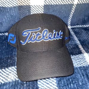 Black Mens Titleist Golf Hat